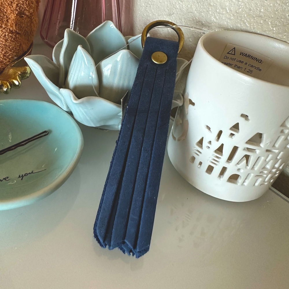 NWOT 💙 Portland Leather Keychain in Stunning Deep Water Brushed Leather.